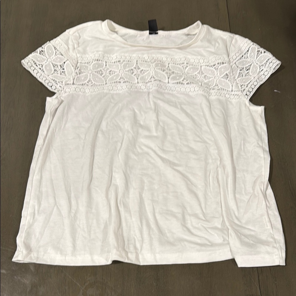SHEIN Cream Lace Detail Short Sleeve Tee